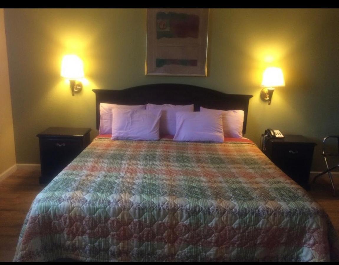 Dilley Executive Inn Екстериор снимка